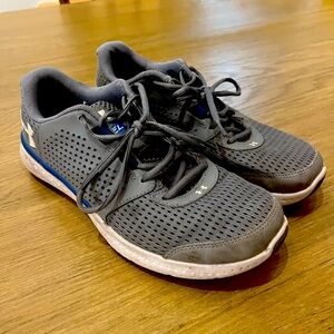 Men’s Under Armour Fuel size 8 men’s running shoes
